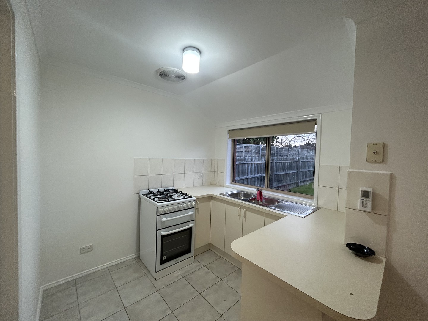 4B Lomond Court, Werribee, VIC 3030, Werribee - Thumbnail 2