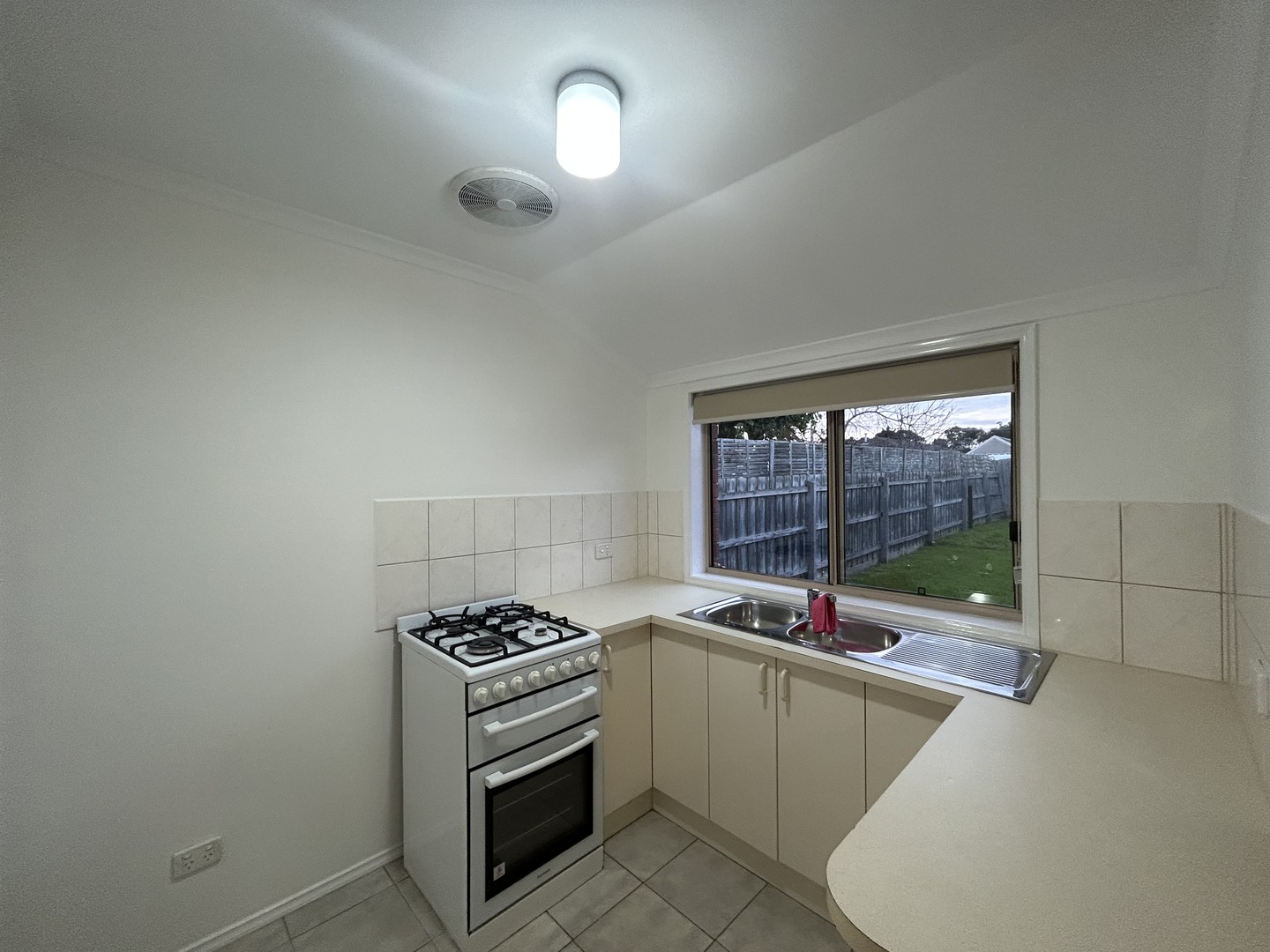 4B Lomond Court, Werribee, VIC 3030, Werribee - Thumbnail 3