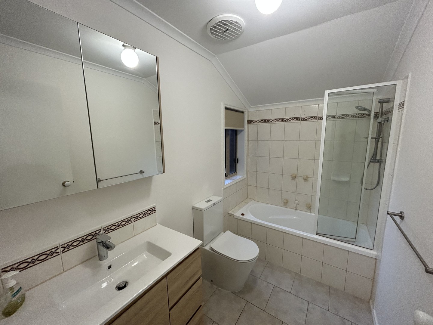 4B Lomond Court, Werribee, VIC 3030, Werribee - Thumbnail 8