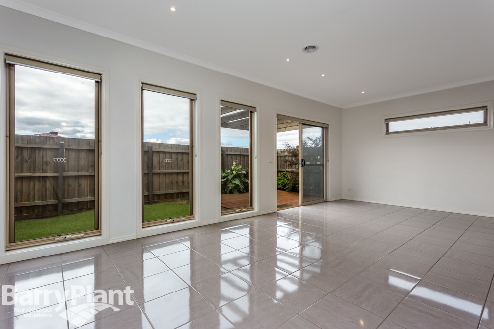 4C Rowland Drive, Point Cook, VIC 3030, Point Cook - Thumbnail 3