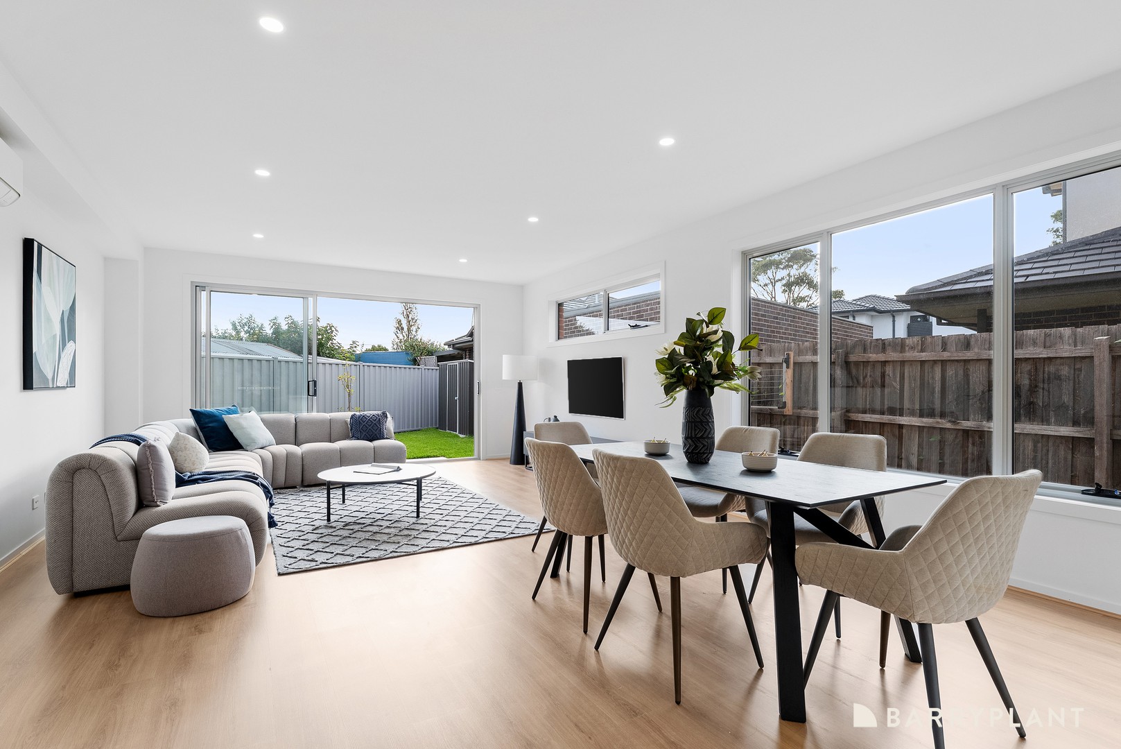 4D Dinah Parade, Keilor East, VIC 3033 - Thumbnail 2 - 28/03/2025