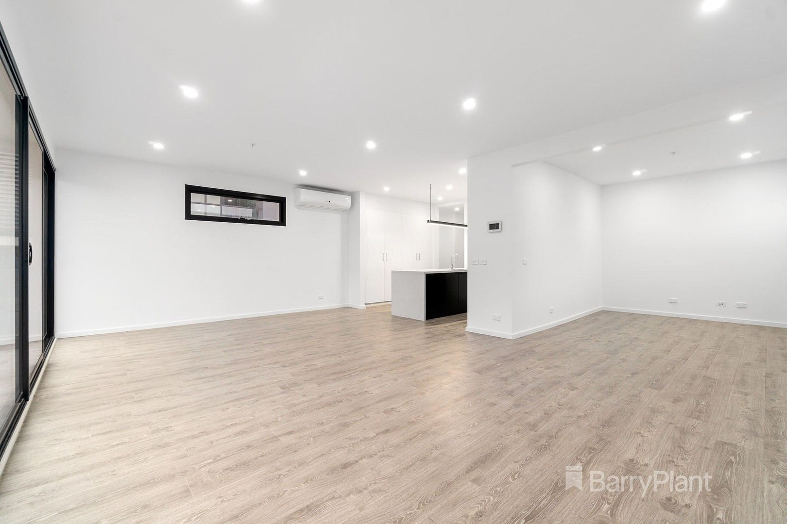 5/14 Red Hill Terrace, Doncaster East, VIC 3109 - Thumbnail 2 - 22/03/2023