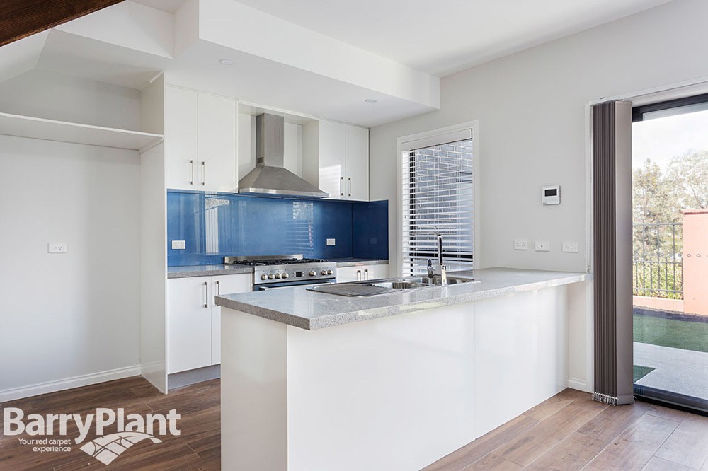 5/16 La Rochelle Boulevard, Point Cook, VIC 3030, Point Cook - Thumbnail 2