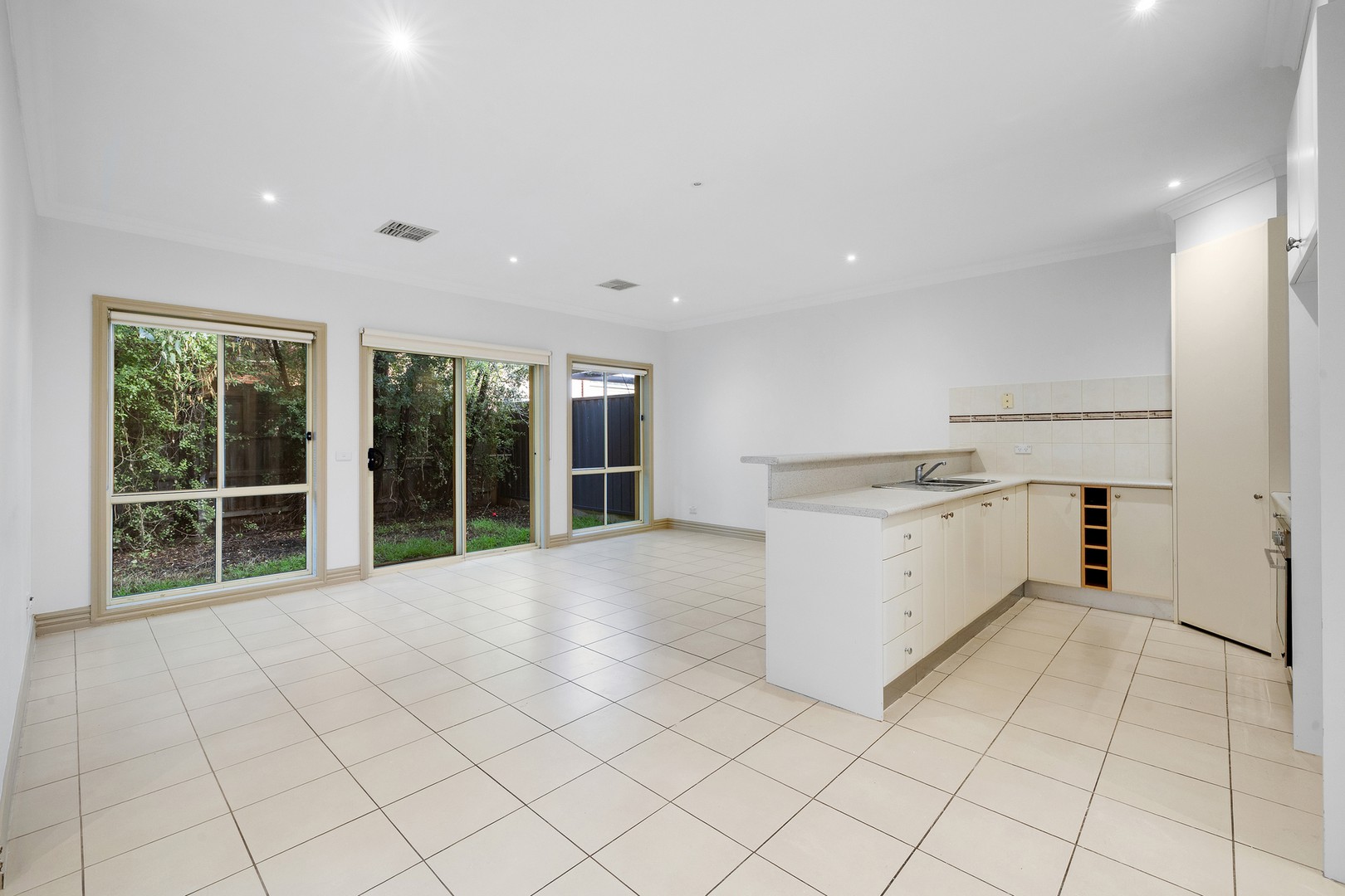 5/6 Lorraine Court, Hillside, VIC 3037, Hillside - Thumbnail 4