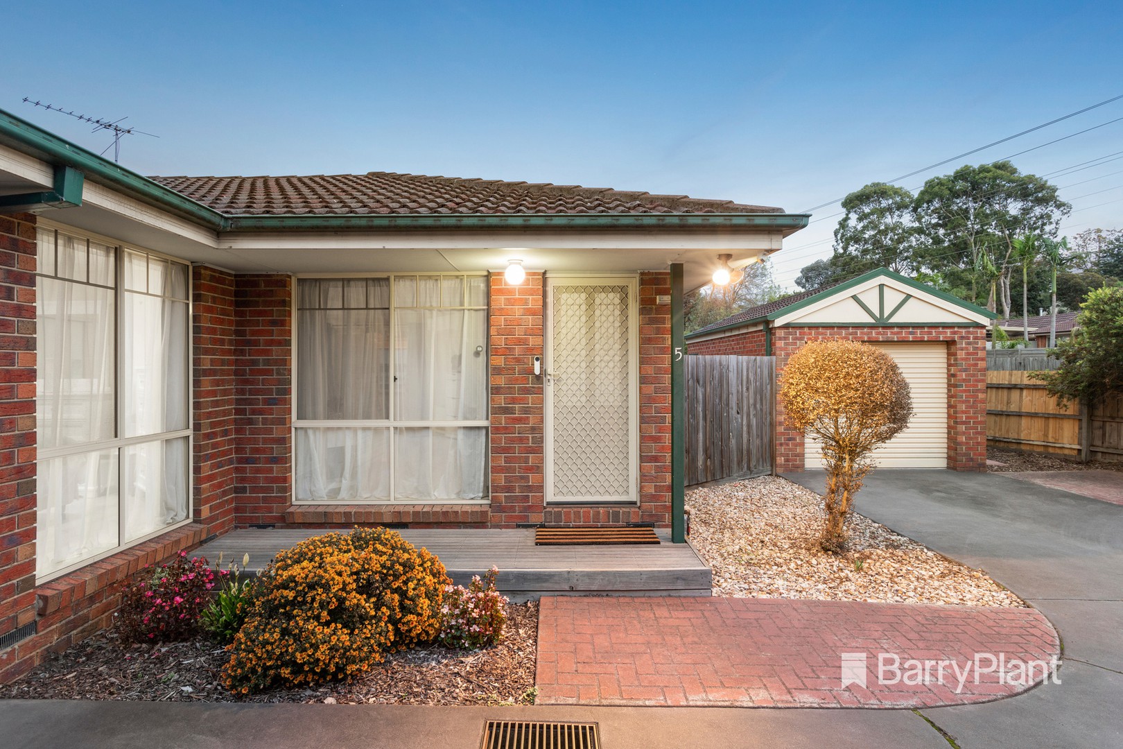 5/6 Parrs Road, Croydon, VIC 3136, Glen Oak - Image 1