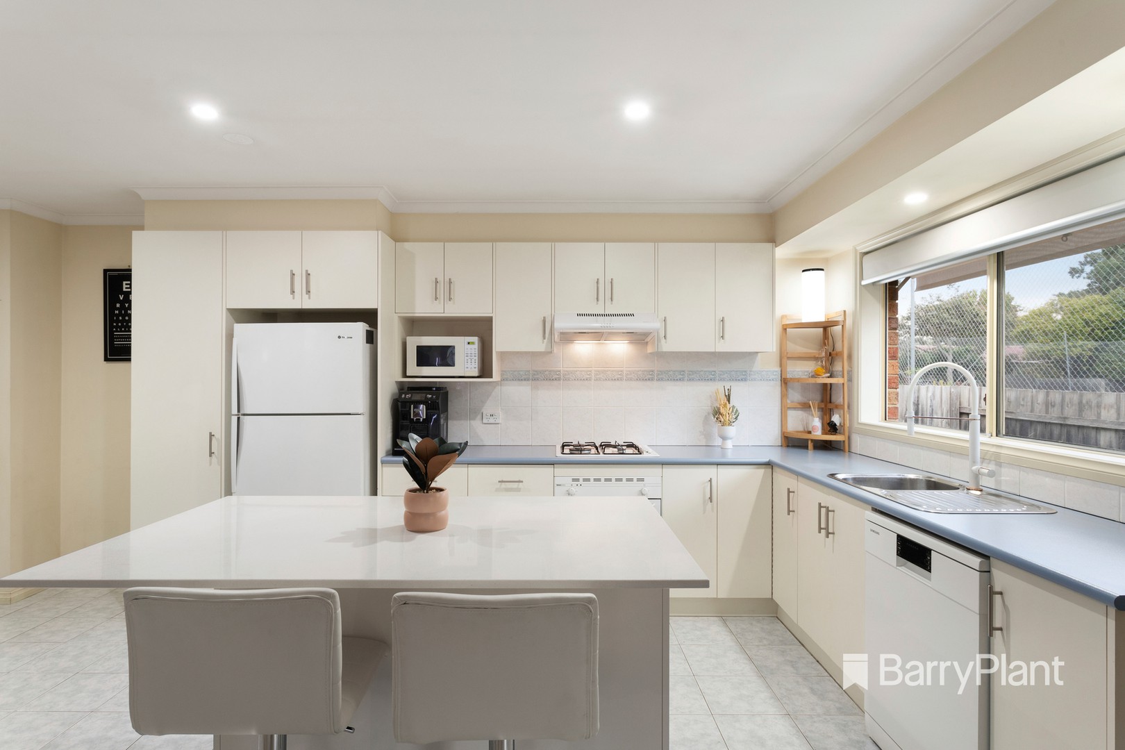 5/6 Parrs Road, Croydon, VIC 3136, Glen Oak - Thumbnail 3