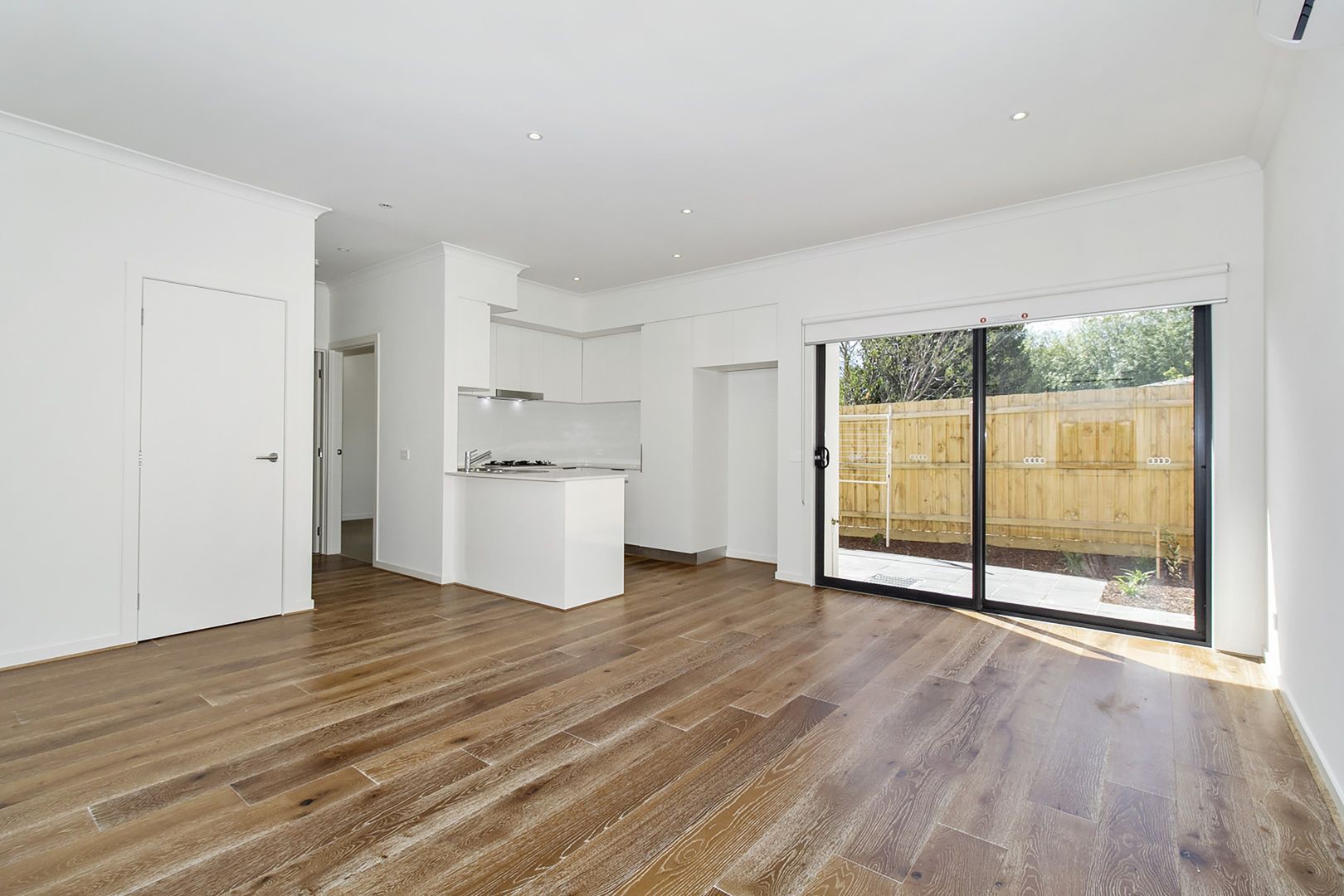 5/8 Hillview Avenue, Rowville, VIC 3178 - Thumbnail 2 - 04/12/2023