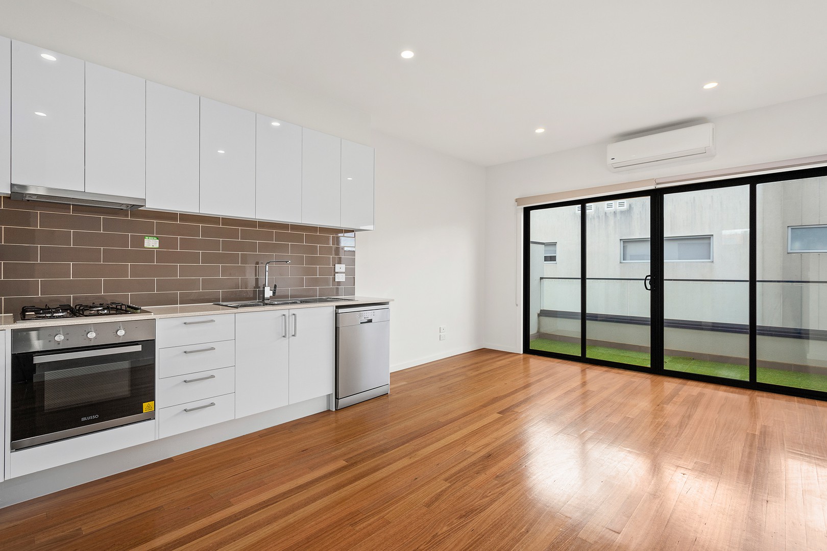 5/8 Lorensen Avenue, Coburg North, VIC 3058, Coburg North - Thumbnail 3