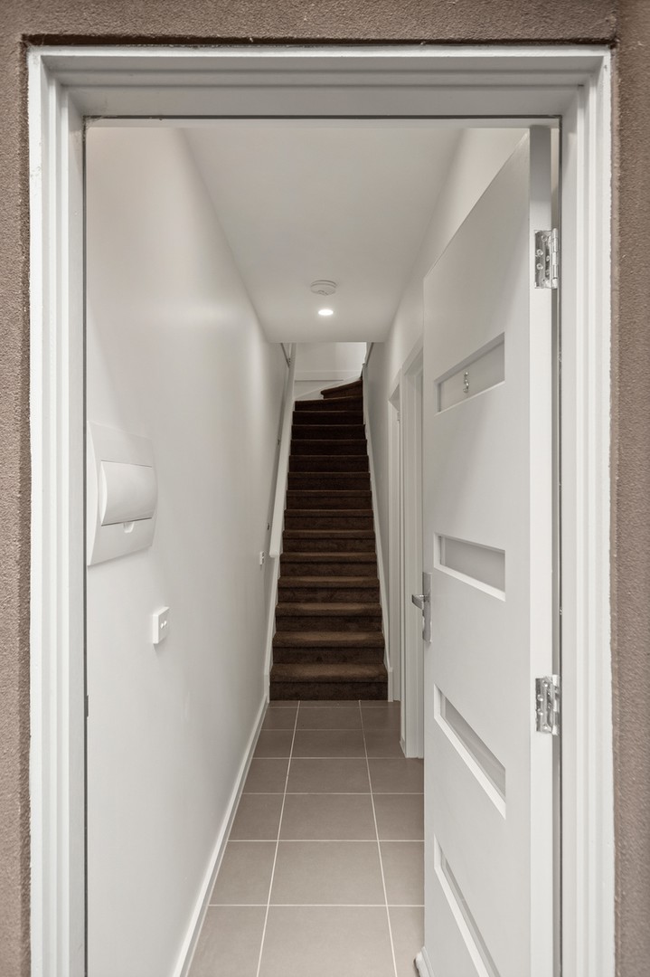 5/8 Lorensen Avenue, Coburg North, VIC 3058 - Thumbnail 2 - 03/07/2024