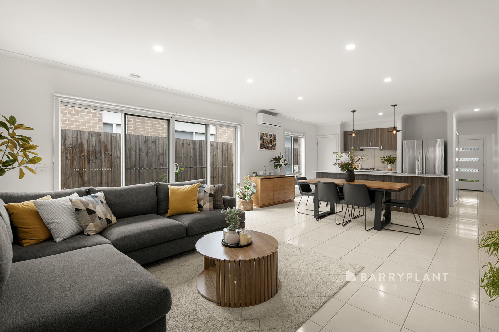 5 Allusive Walk, Narre Warren, VIC 3805 - Thumbnail 2 - 08/10/2025