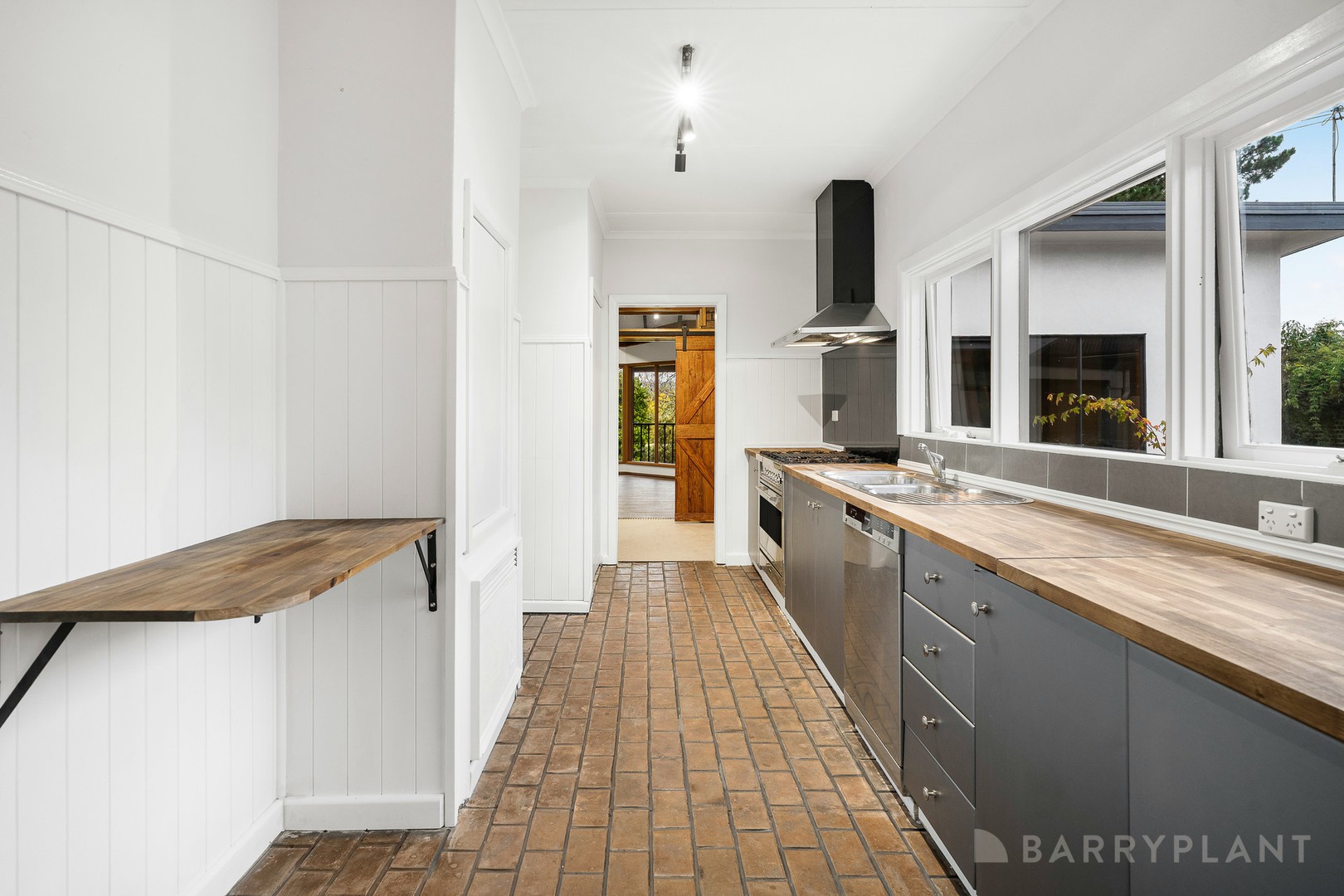 5 Ambrose Street, Emerald, VIC 3782, Emerald - Thumbnail 2