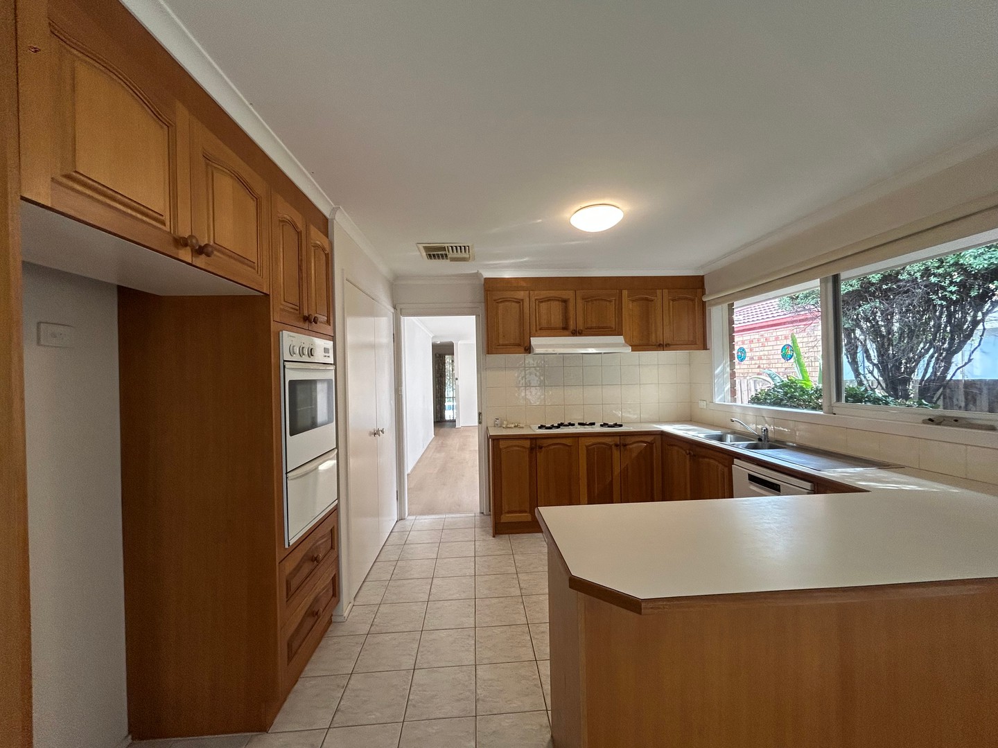 5 Applewood Drive, Knoxfield, VIC 3180, Knoxfield - Thumbnail 3