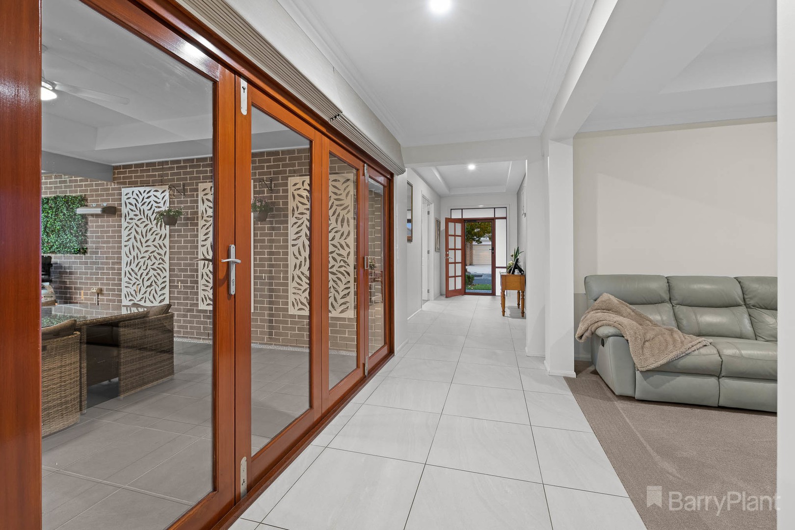 5 Bailey Place, Pakenham, VIC 3810, Pakenham - Thumbnail 2
