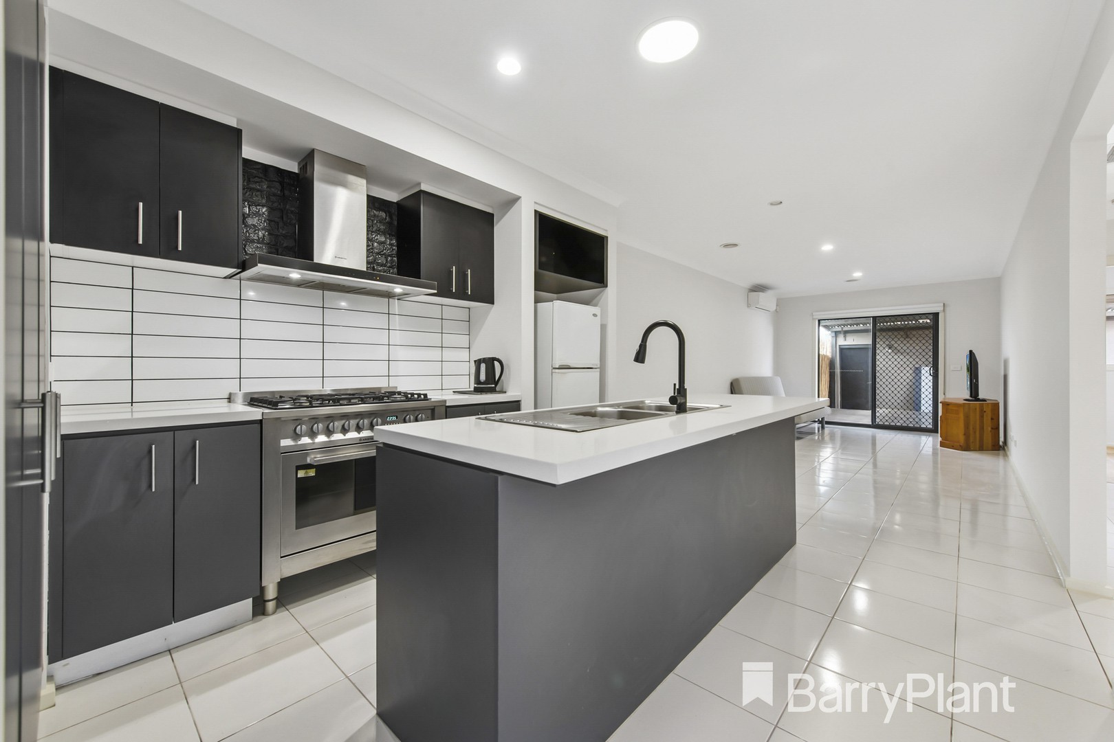 39 Madsen Road, URRAWEEN QLD 4655, Urraween - Thumbnail 2