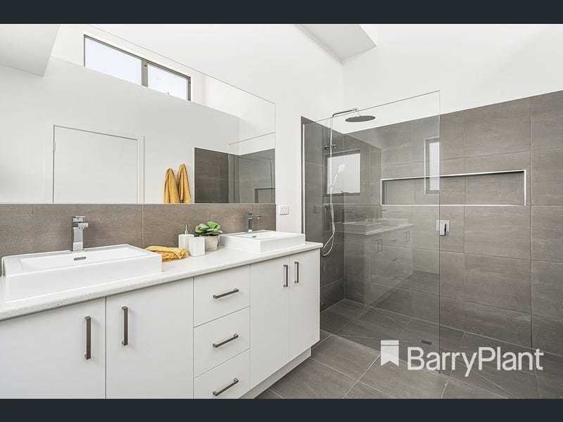 5 Barnsley Close, Lilydale, VIC 3140 - Thumbnail 2 - 31/03/2025