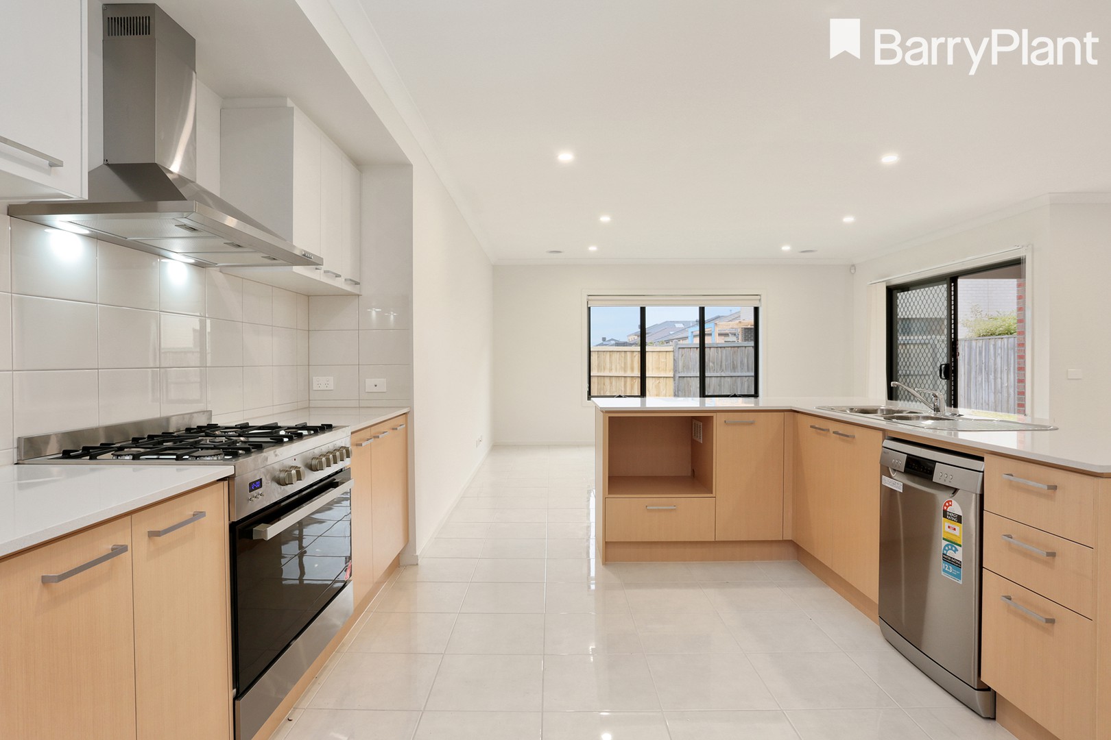 5 Baycrest Drive, Point Cook, VIC 3030, Point Cook - Thumbnail 3