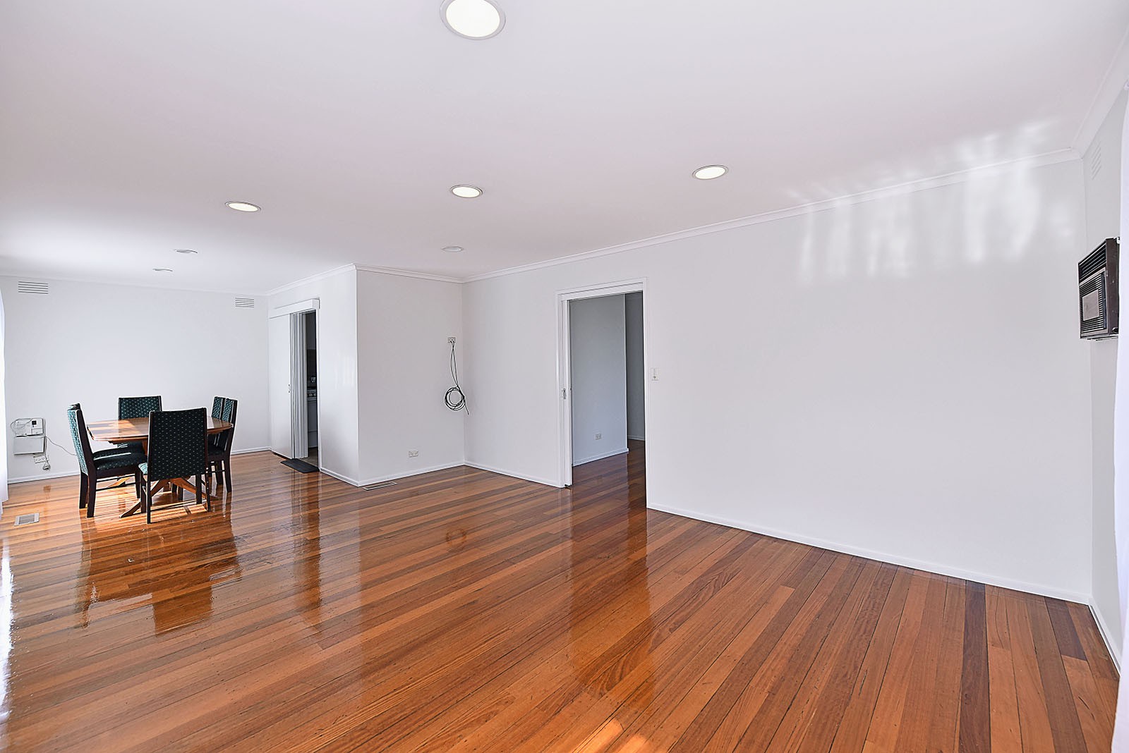 5 Belmont Pl, Gladstone Park, VIC 3043 - Thumbnail 1 - 06/03/2025