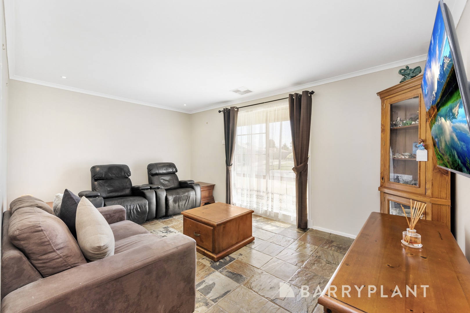5 Bittern Court, Werribee, VIC 3030, Werribee - Thumbnail 2