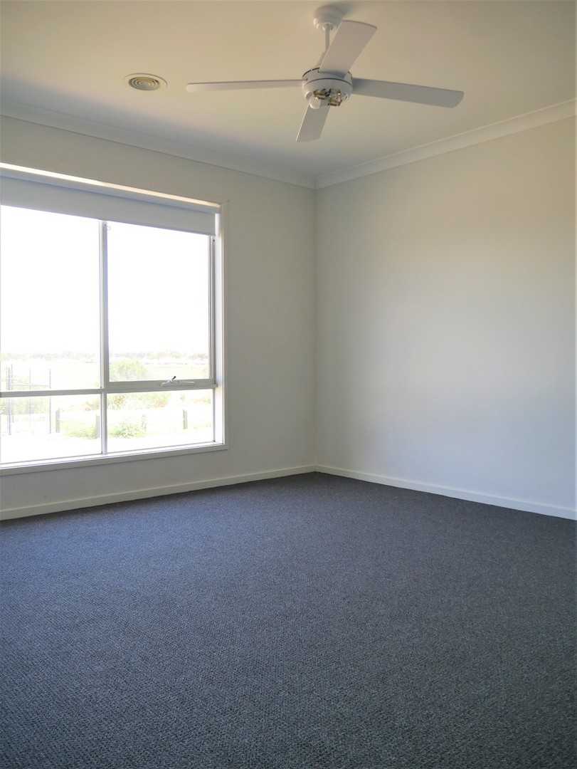 5 Blake Place, Brookfield, VIC 3338 - Thumbnail 1 - 01/12/2021