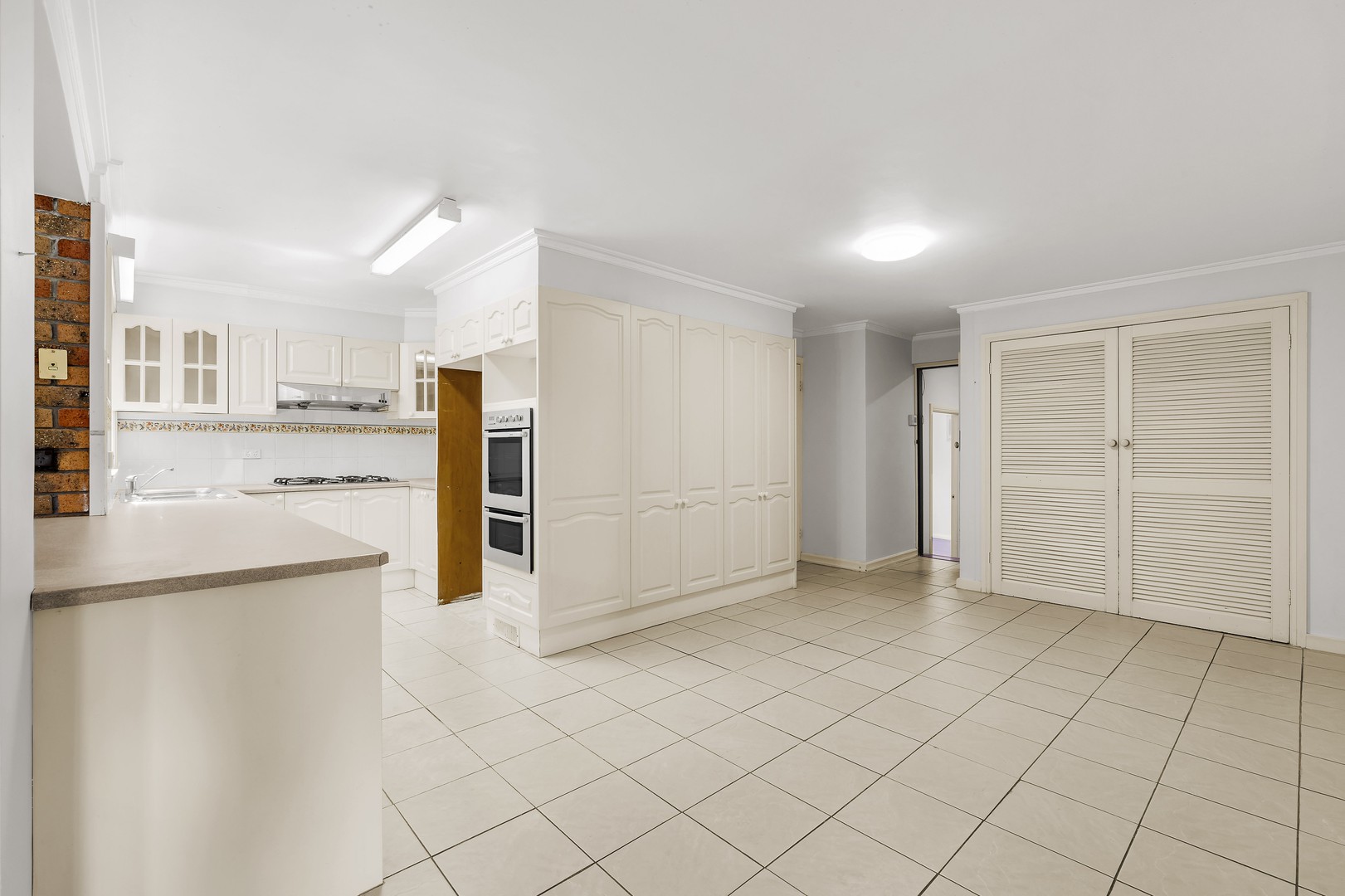 5 Blue Gum Close, Templestowe Lower, VIC 3107 - Thumbnail 2 - 07/12/2023