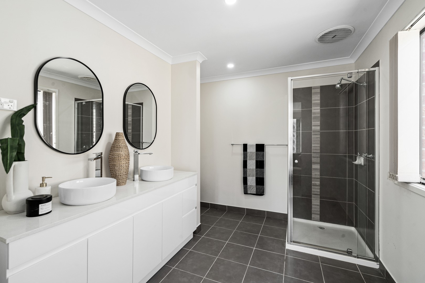5 Boxgrass Street, Point Cook, VIC 3030, Point Cook - Thumbnail 3