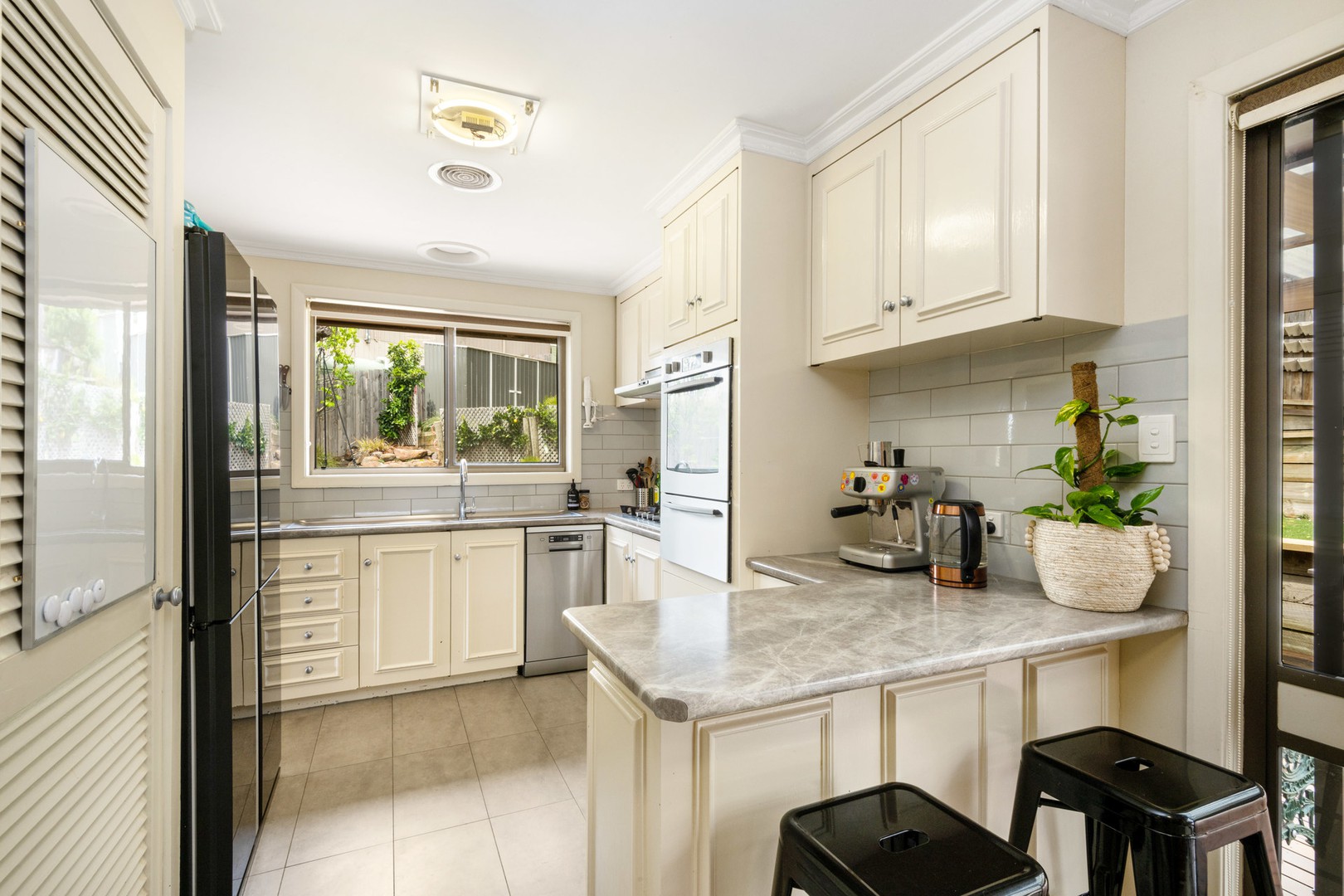 5 Brendan Court, Highton, VIC 3216, Highton - Thumbnail 8