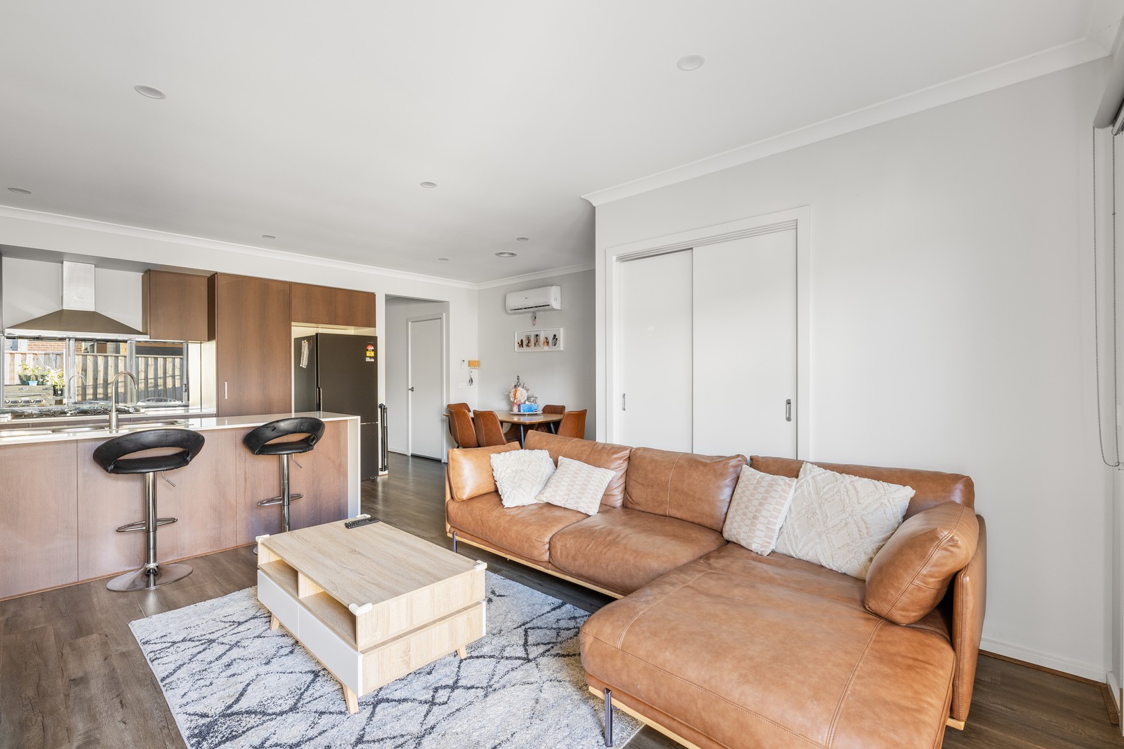 5 Broad Road, Fraser Rise, VIC 3336 - Thumbnail 2 - 29/07/2026