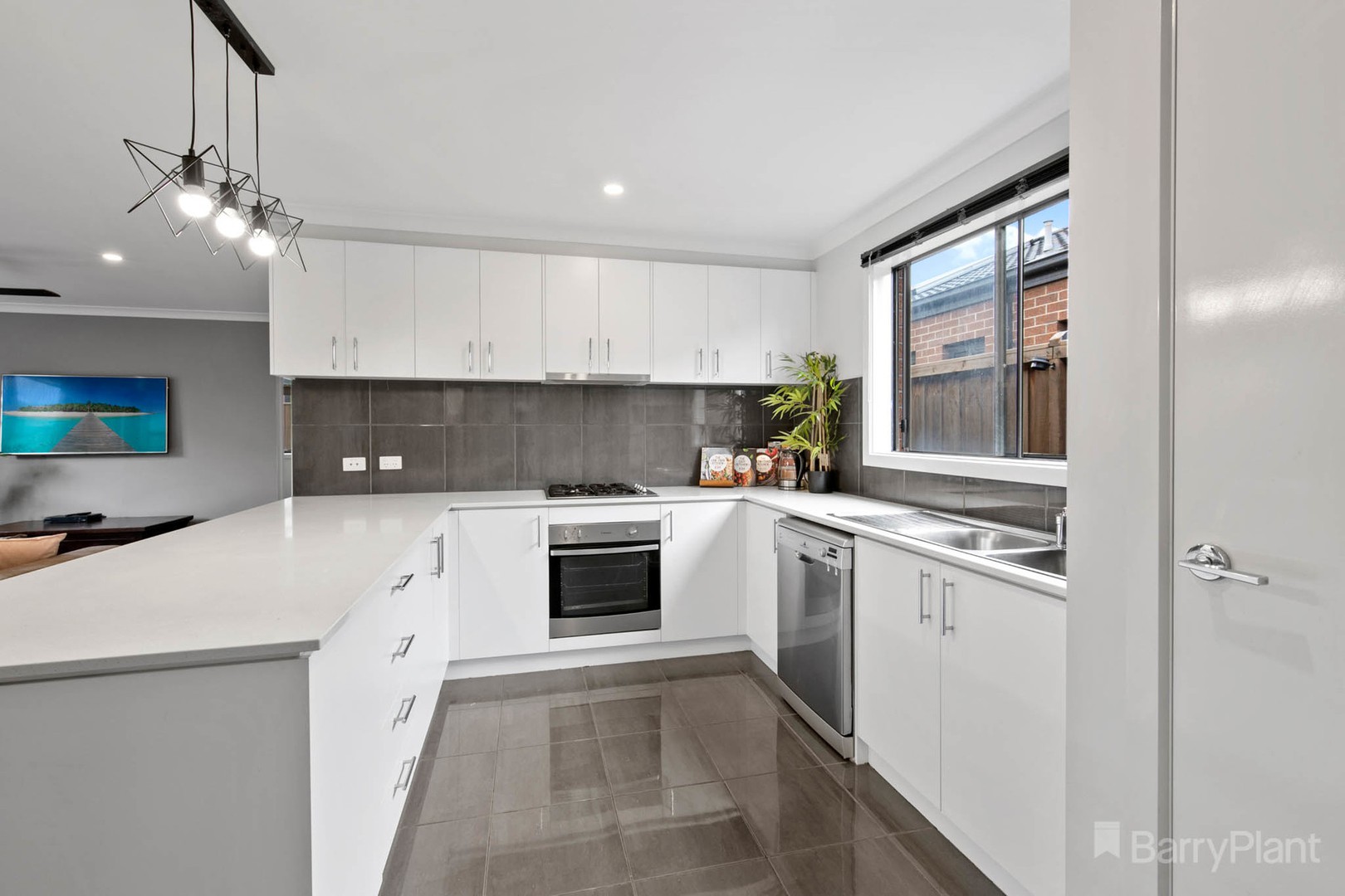 5 Bronte StreetCranbourne West, VIC 3977, Cranbourne West - Thumbnail 2