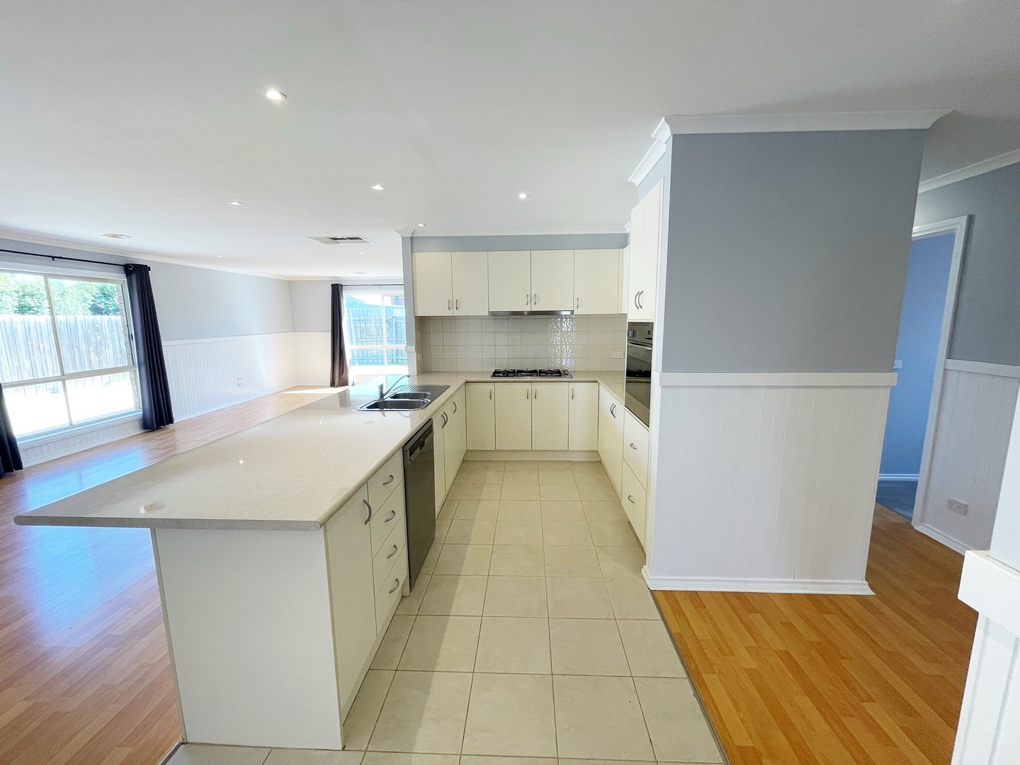 5 Burge Drive, Sunbury, VIC 3429, Sunbury - Thumbnail 2