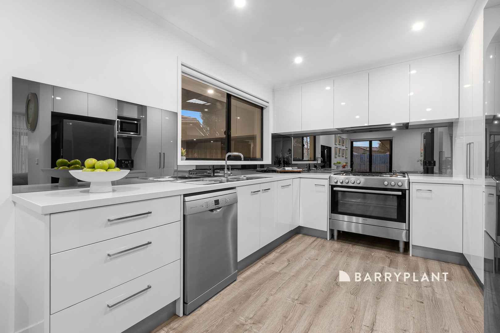 5 Burwood Court, Narre Warren, VIC 3805 - Thumbnail 2 - 01/05/2025