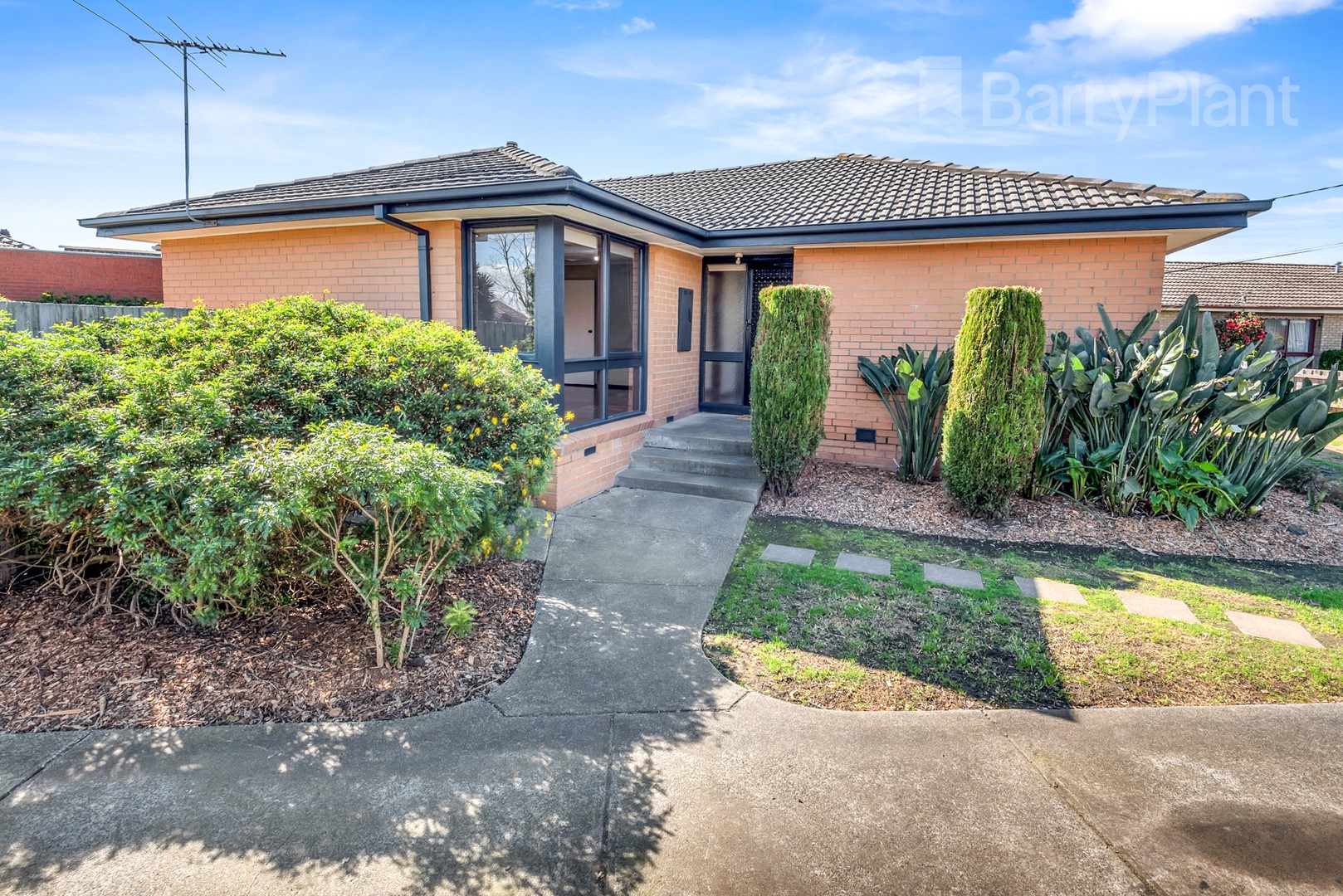 5 Cambridge Court, Thomastown, VIC 3074 - Thumbnail 1 - 23/08/2022