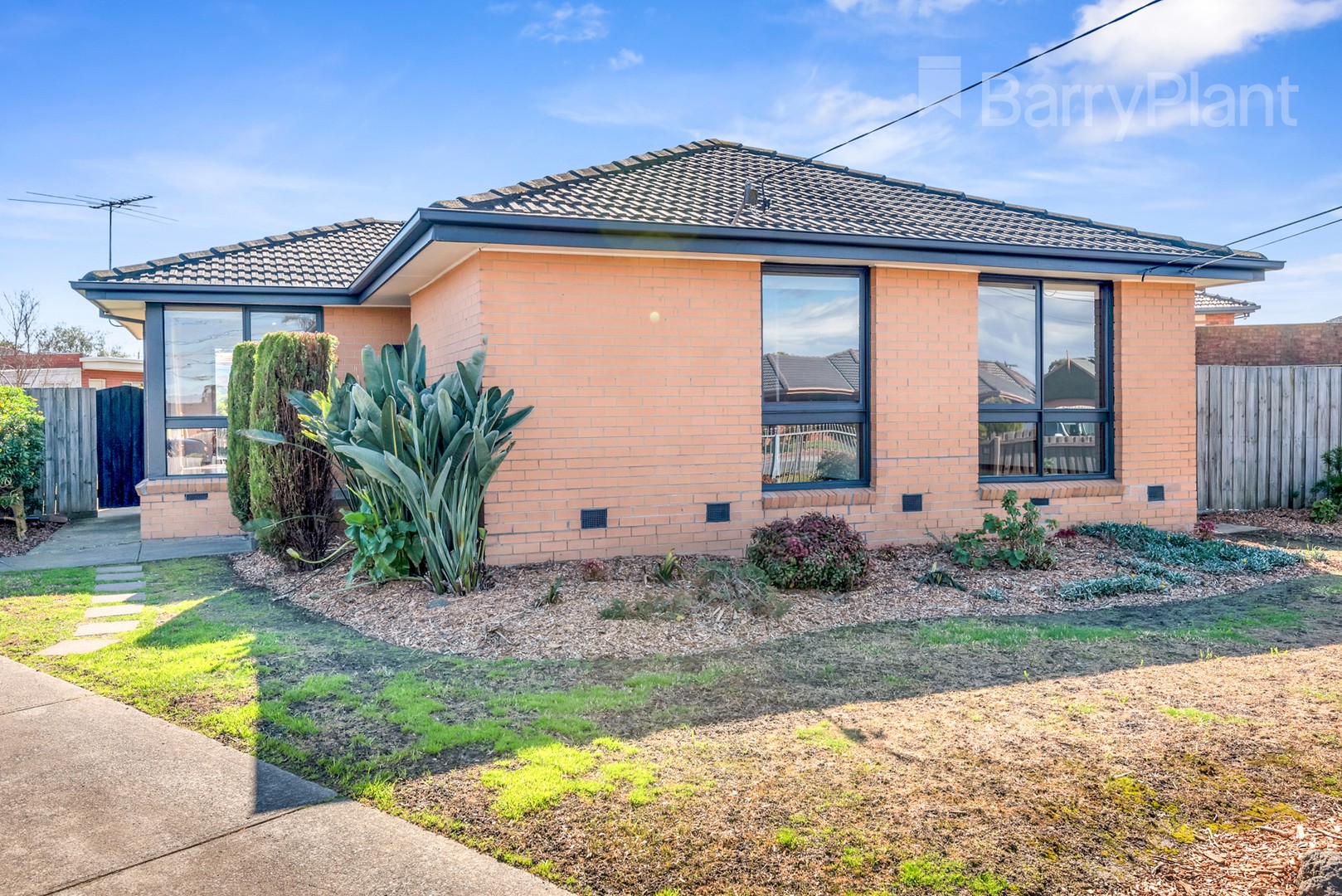 5 Cambridge Court, Thomastown, VIC 3074 - Thumbnail 2 - 23/08/2022