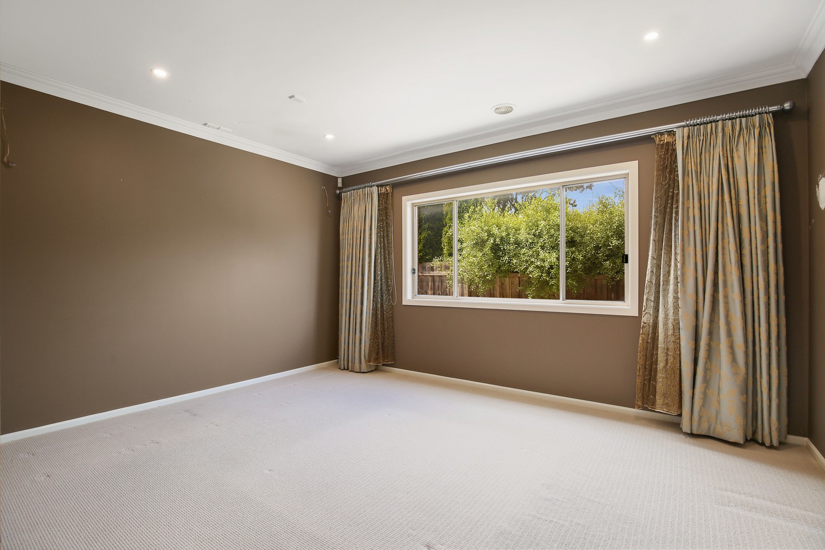 5 Camden Close, South Morang, VIC 3752, South Morang - Thumbnail 2