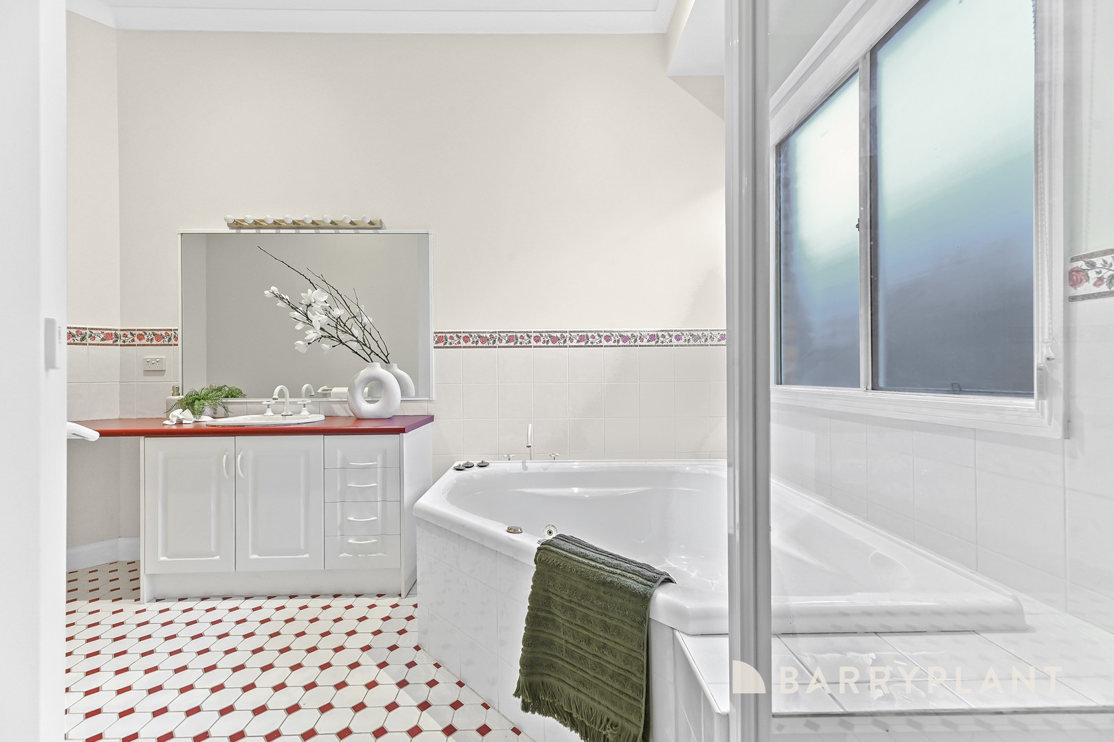 5 Cara Crescent, Berwick, VIC 3806, Berwick - Thumbnail 4