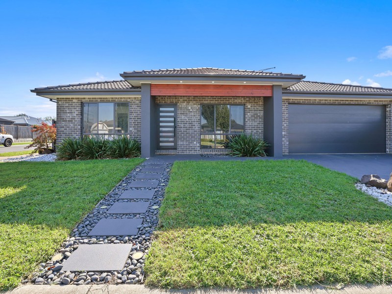 5 Carisbrooke Drive, Warragul, VIC 3820 - Image - 10/06/2026