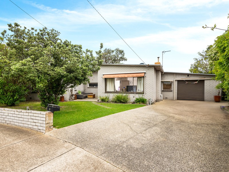 5 Carol Court, Newcomb, VIC 3219 - Image - 10/12/2025
