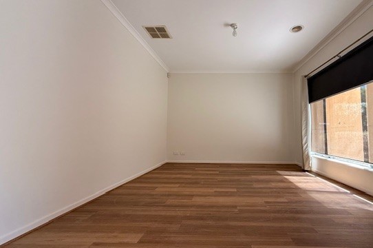 5 Cook Street, Caroline Springs, VIC 3023 - Thumbnail 1 - 05/03/2026