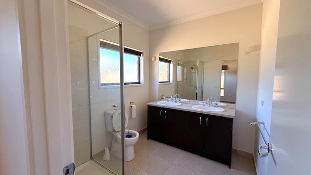 5 Cook Street, Caroline Springs, VIC 3023, Caroline Springs - Thumbnail 8