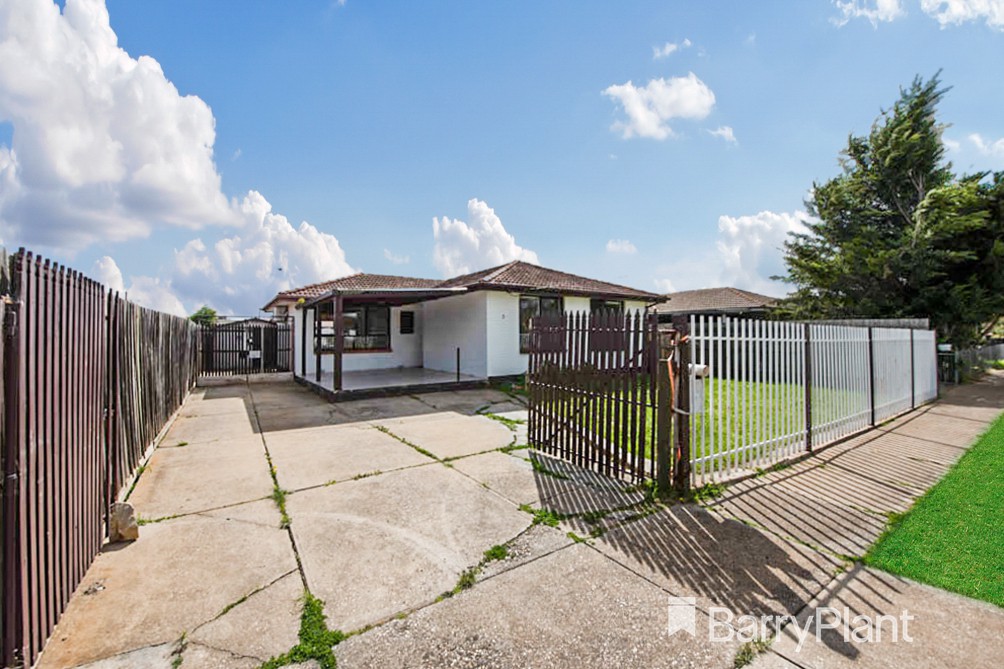 5 Curlew Close, Melton, VIC 3337 - Thumbnail 2 - 07/12/2021