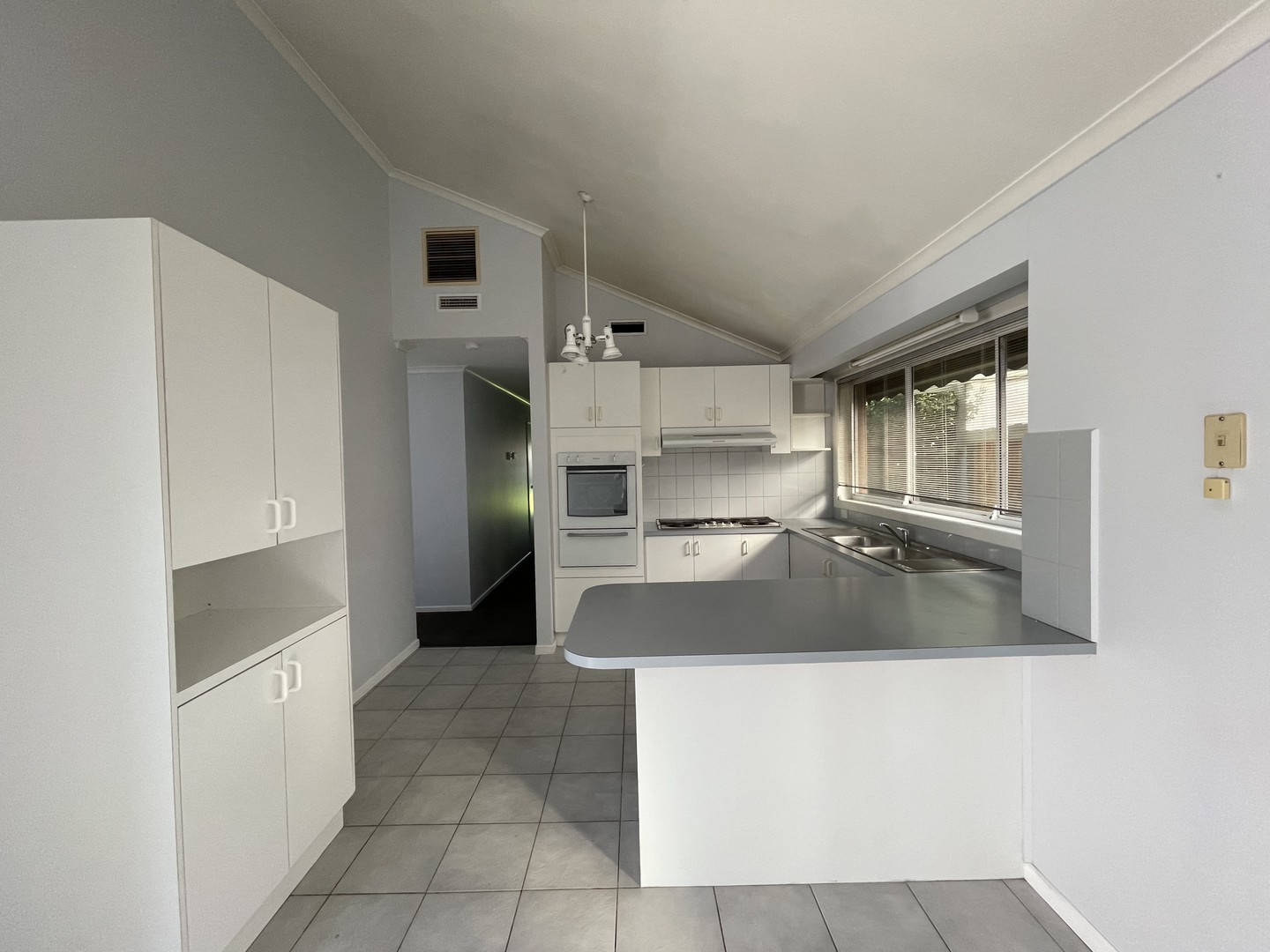 5 Currawong  Court, Werribee, VIC 3030, Werribee - Thumbnail 4