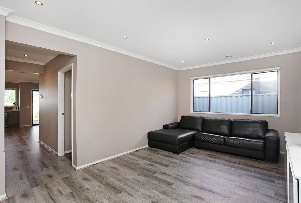 5 Daly Circuit, Caroline Springs, VIC 3023 - Thumbnail 1 - 04/07/2025