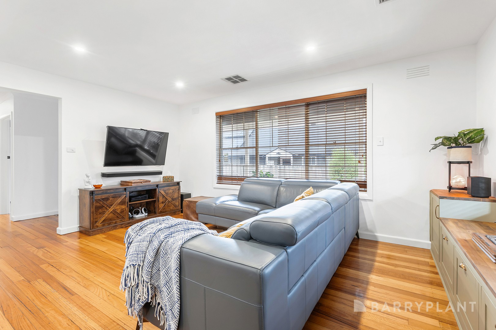 5 Darren Avenue, Bundoora, VIC 3083 - Thumbnail 2 - 18/06/2026
