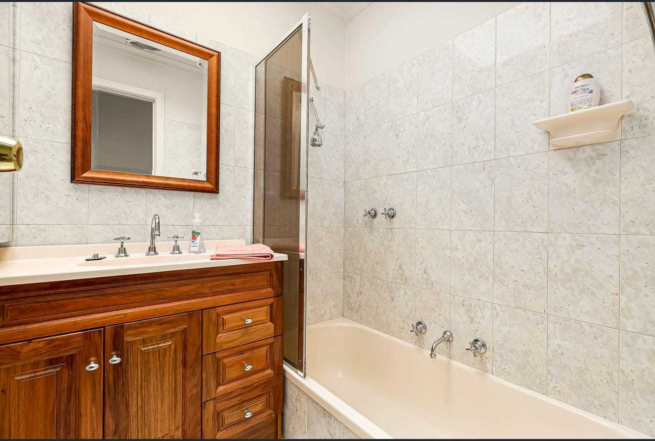 5 De Havilland Avenue, Strathmore, VIC 3041, Strathmore Heights - Thumbnail 7