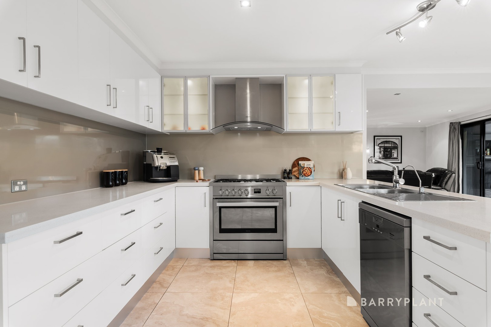 5 Denham Place, Mill Park, VIC 3082, Mill Park - Thumbnail 3