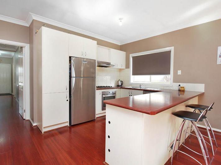 5 Dickerson Way, Caroline Springs, VIC 3023, Caroline Springs - Thumbnail 2