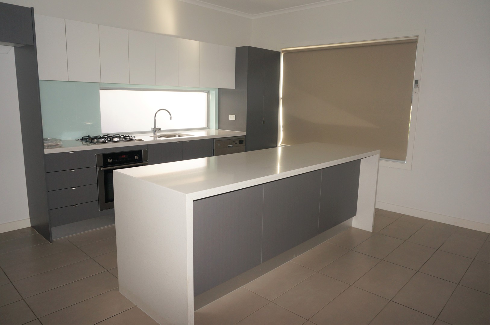 5 Drusilla Place, Caroline Springs, VIC 3023 - Thumbnail 2 - 29/10/2021