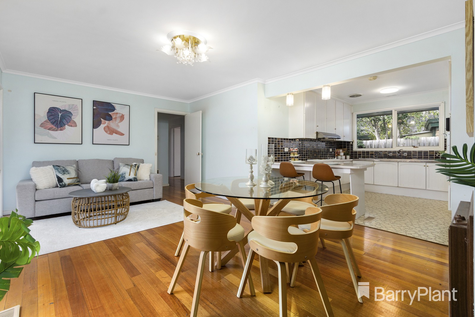 5 Dubbo Court, Glen Waverley, VIC 3150, Glen Waverley - Thumbnail 2