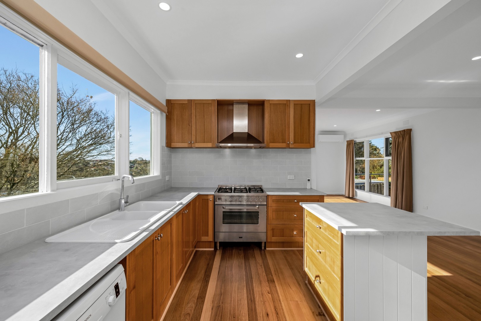 5 Dundee Street, Warragul, VIC 3820 - Thumbnail 2 - 22/06/2026