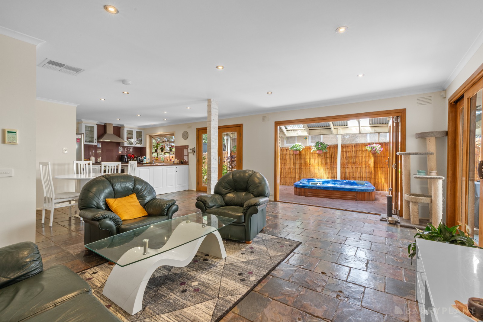 5 Earls Court, Endeavour Hills, VIC 3802, Endeavour Hills - Thumbnail 3