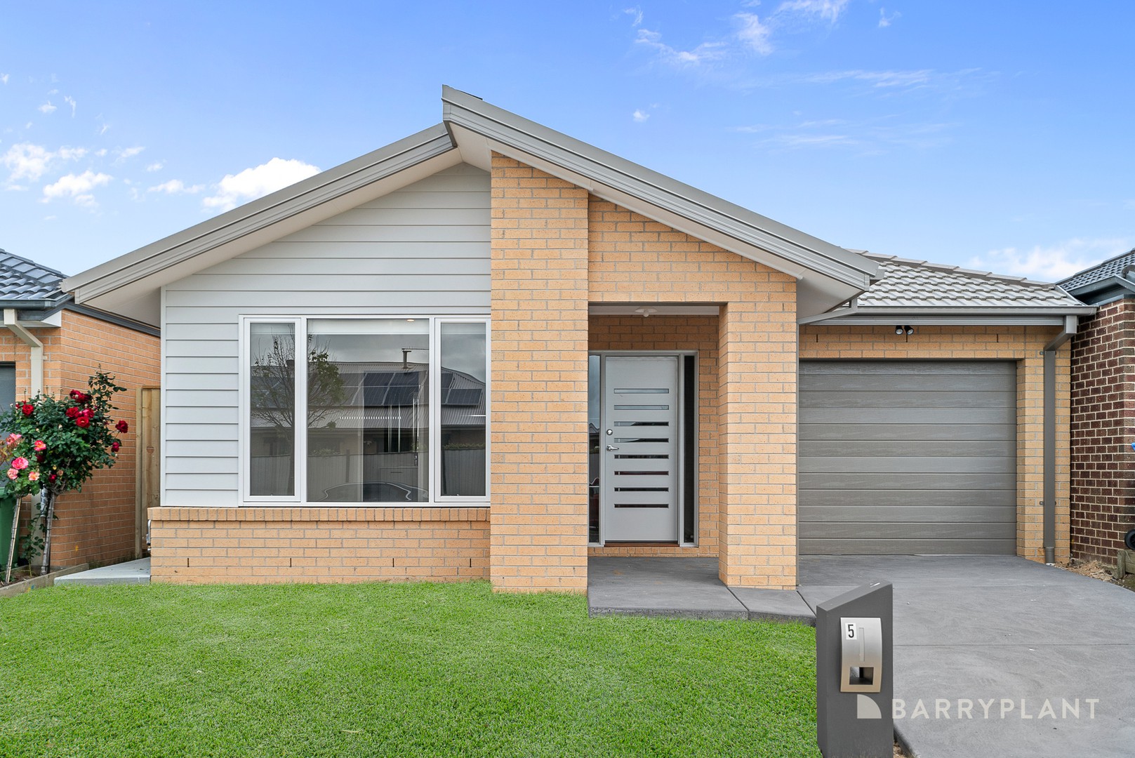 5 Elsey Way, Clyde North, VIC 3978, Clyde North - Thumbnail 2